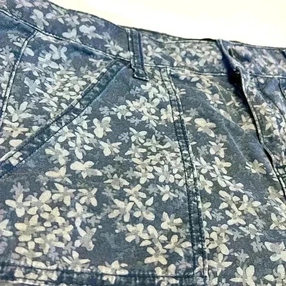 Calvin Klein Women's Shorts Cotton Summer Breathable Floral Vacation Hike Beach - Picture 2 of 8